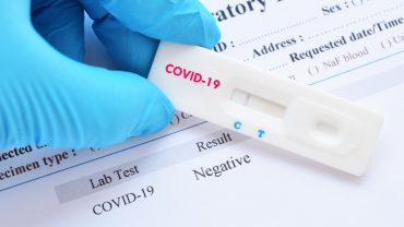Pedirán PCR negativa a alumnos sospechosos de Covid-19