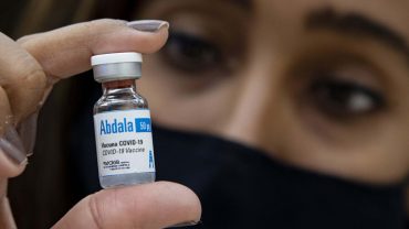Cofepris da visto bueno a vacuna Abdala