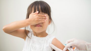 Vacunación en niños no está autorizada en BC