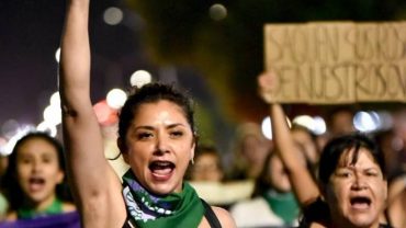 Realizan marcha a favor del aborto en Mexicali