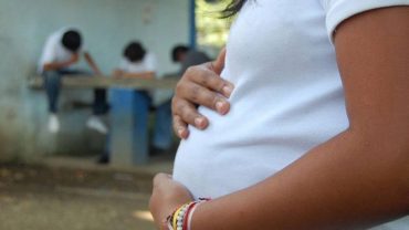 IMSS promueve prevención de embarazos en menores