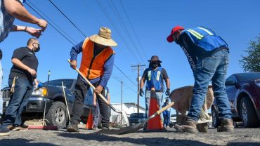 Empleados públicos realizan trabajos de calle bajo temperaturas extremas