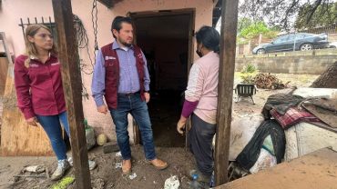 Auxilian a personas afectadas por inundaciones en Tecate