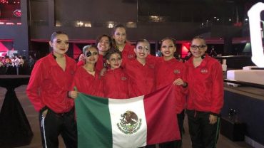 Mexicali consigue medallas en mundial de danza aérea