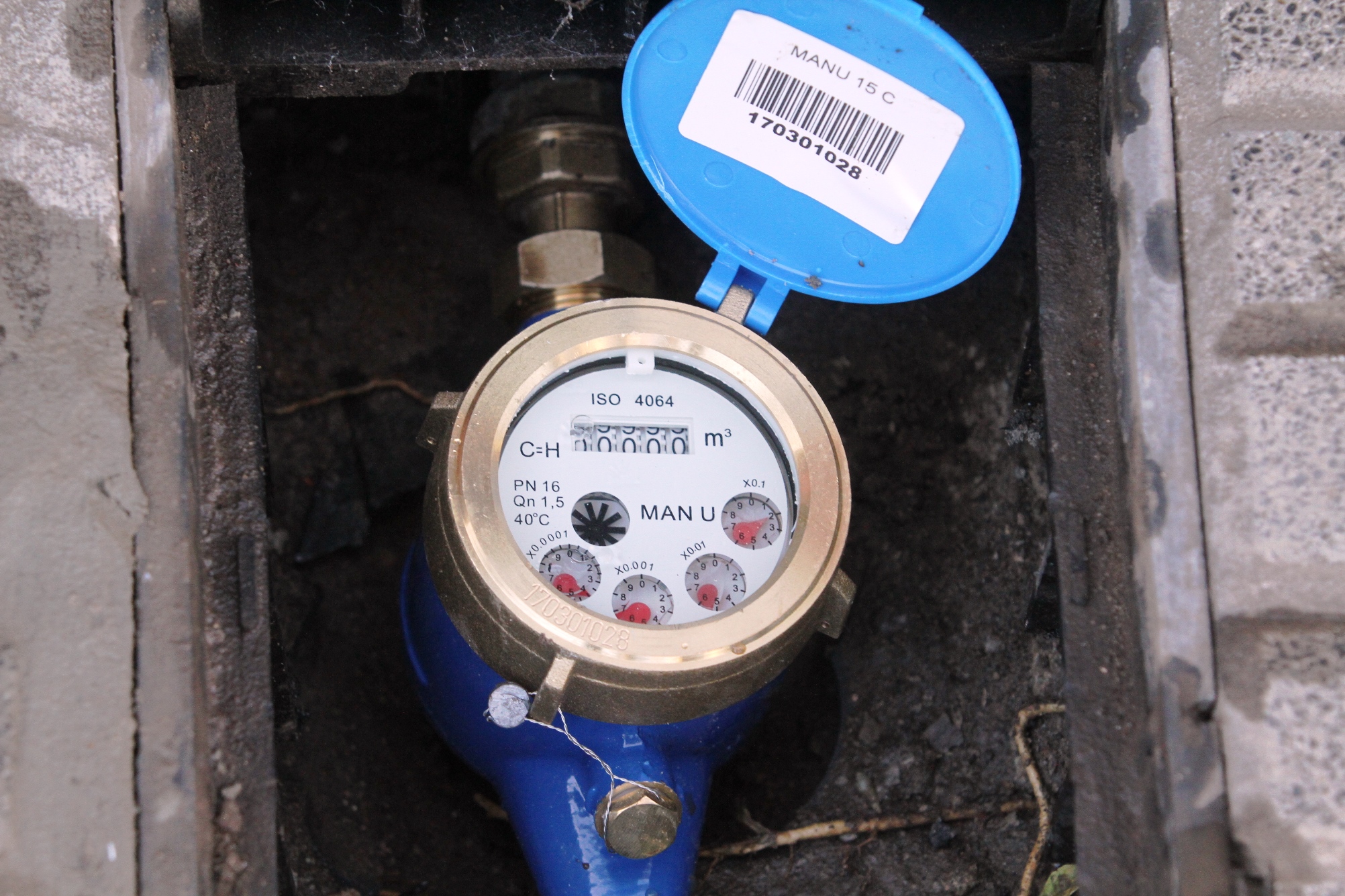 Medidor de agua para medir el consumo de agua de cada casa